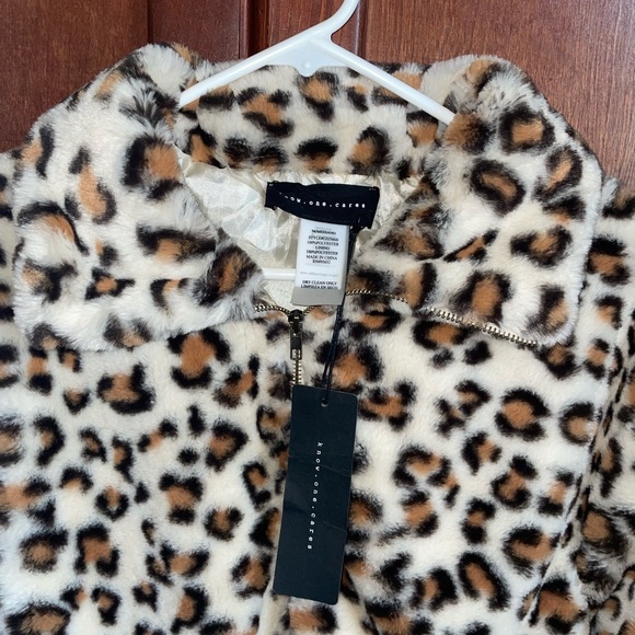 Tilly’s Fluffy Cheetah Jacket - Picture 6 of 9